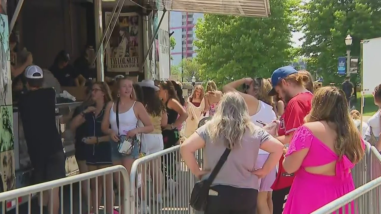 Fans pack Chicago's Soldier Field for first night of Taylor Swift Eras Tour concerts
