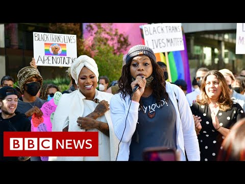 Netflix staff protest against 'transphobic' Dave Chappelle show - BBC News