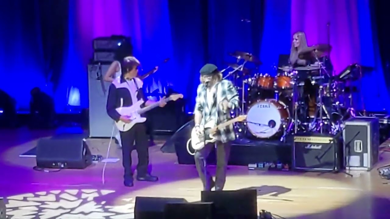 Jeff Beck and Johnny Depp - Isolation - Live in Sheffield 2022