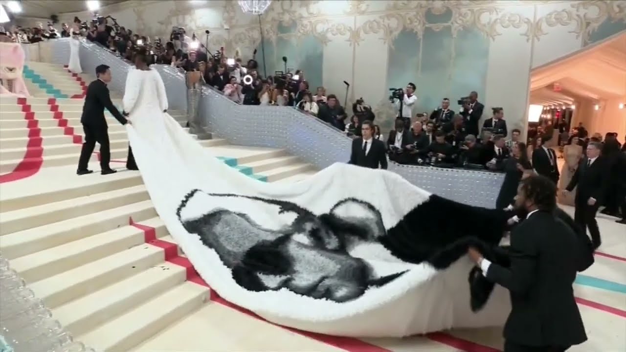 Jeremy Pope takes over Met Gala with giant Karl Lagerfeld cape