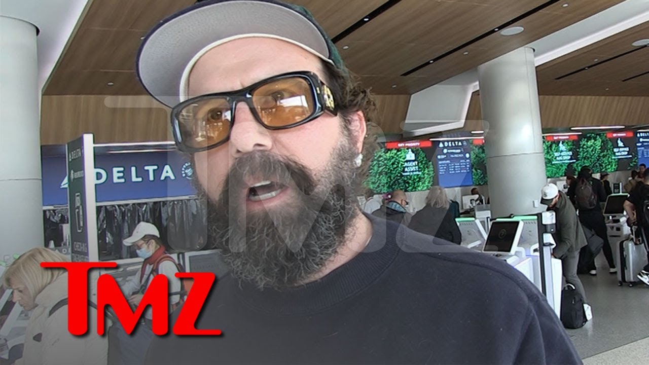 Brett Gelman Says Noah Schnapp Didn't Need To Apologize Over Israel-Hamas Views | TMZ