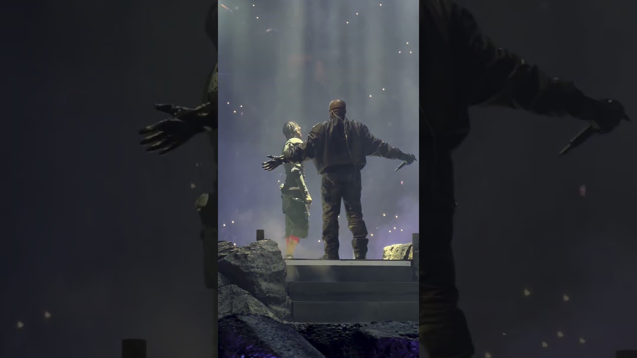 The moment #kanyewest came out at the #travisscott concert in Orlando
