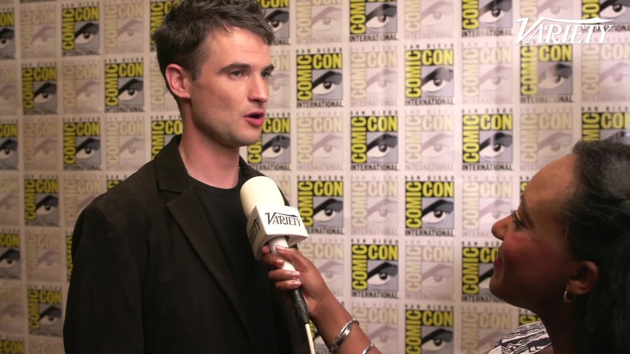 'The Sandman's' Tom Sturridge on playing 'Dream' in the new series