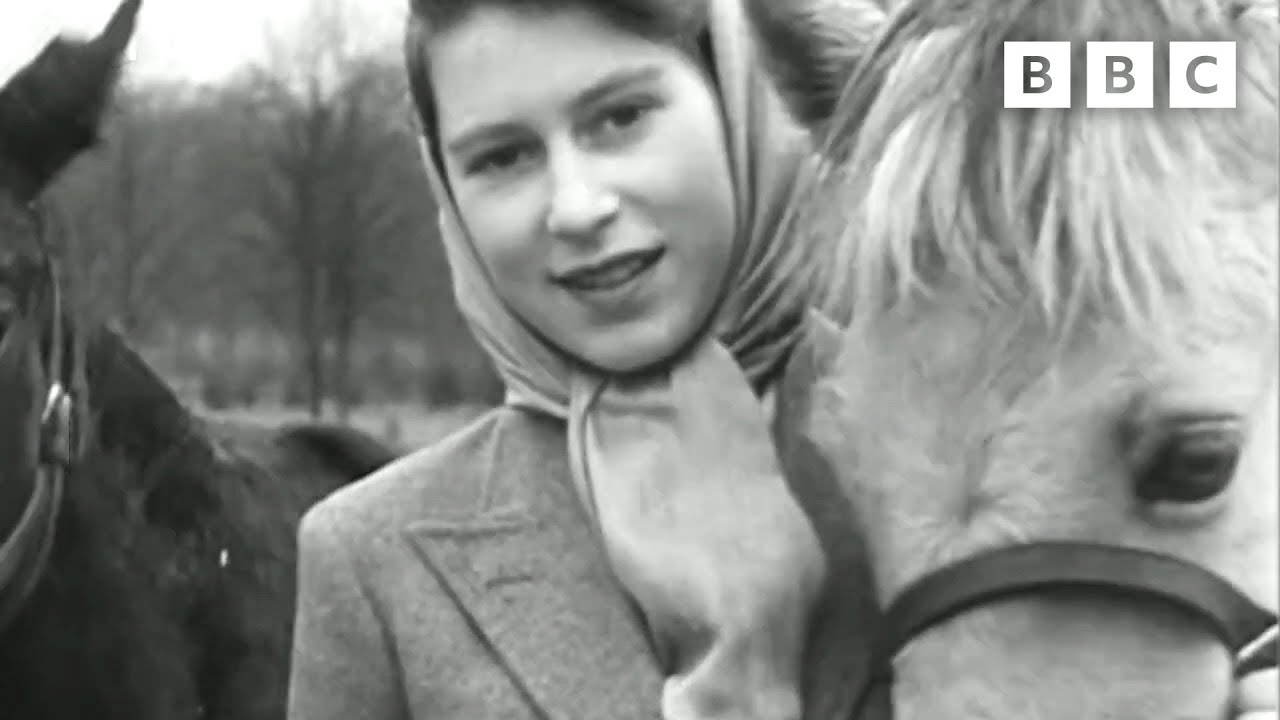 A queen in waiting: Elizabeth II’s childhood years @BBC News - BBC