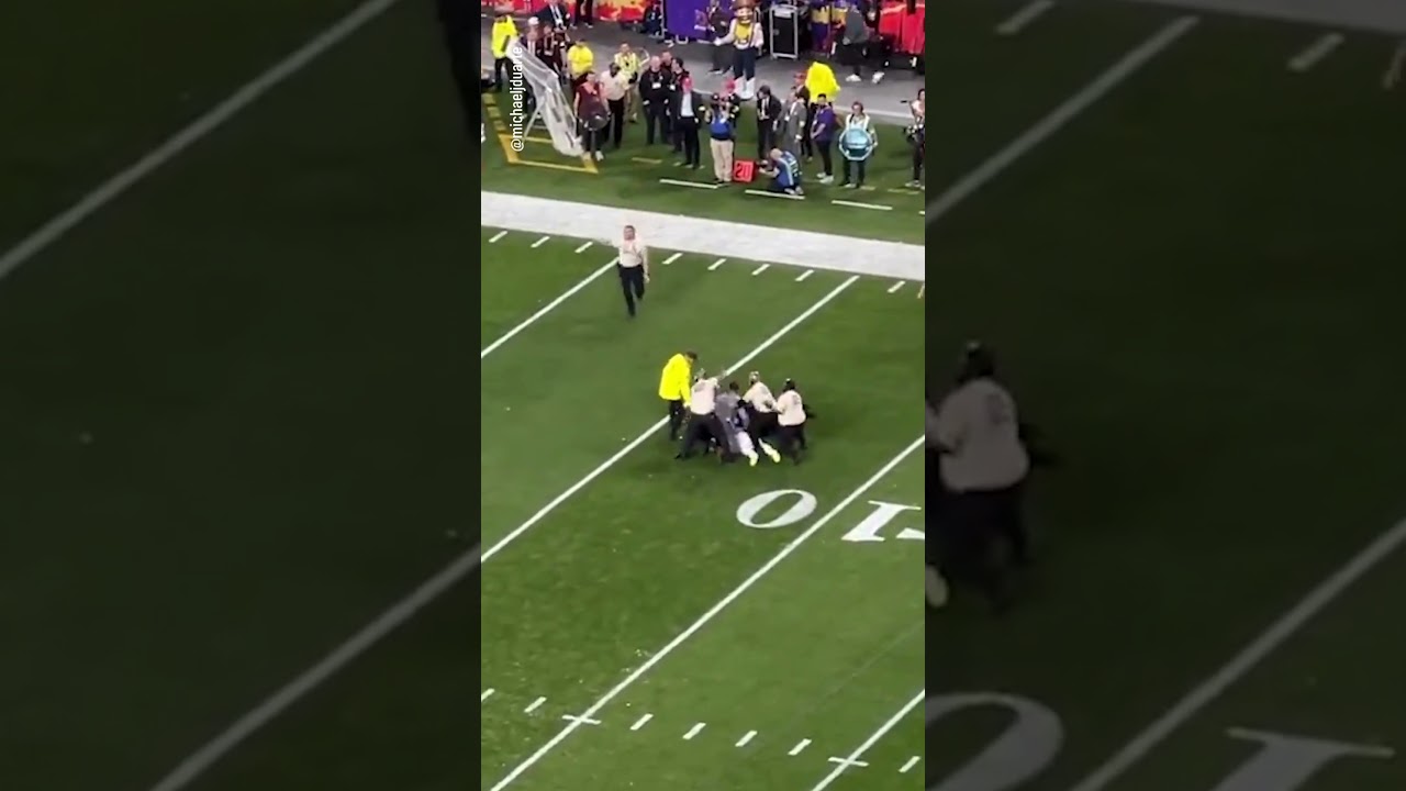 Shirtless Man Invades Field At The Super Bowl | 10 News First