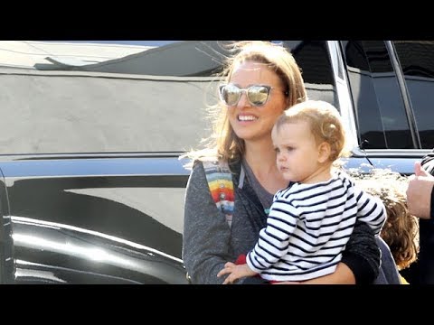 EXCLUSIVE - Natalie Portman And Husband Take The Kids On A Family Trip
