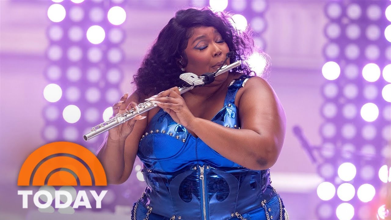 Watch: Lizzo Plays 200-Year-Old Flute At Washington, DC Concert