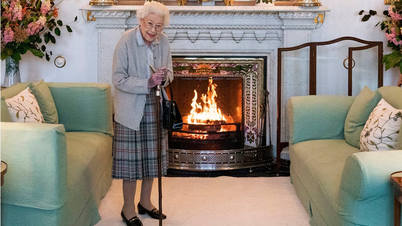 Britain's Queen Elizabeth II 'under medical supervision,' Buckingham Palace says I ABC7