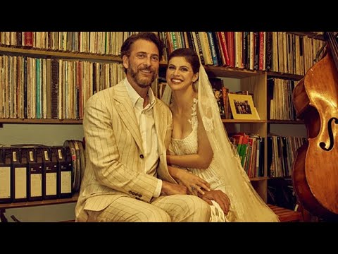 Alexandra Daddario Marries Producer Andrew Form In Gorgeous New Orleans Wedding