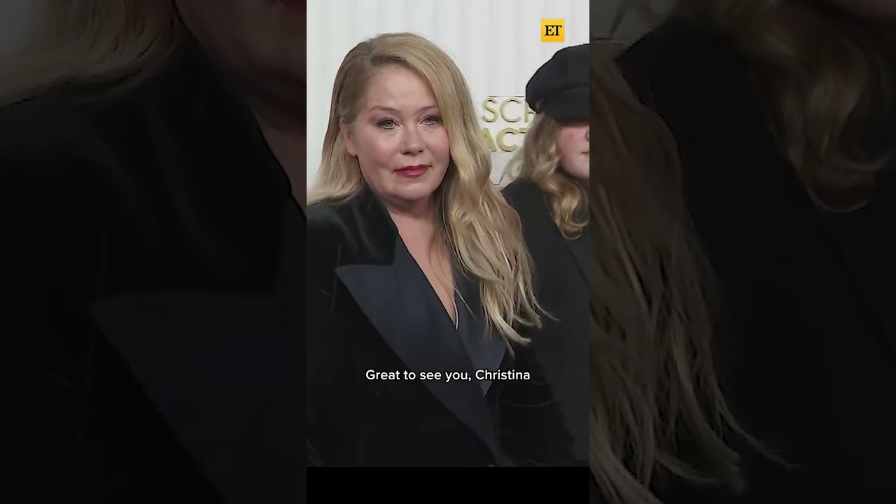 Christina Applegate & Daughter Sadie Share A Heartfelt Moment on the #SAGAwards Carpet #shorts