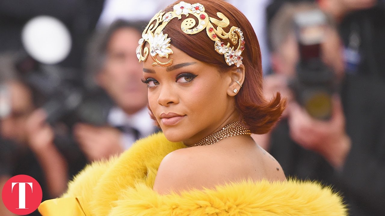 10 Red Carpet Dresses That Left The Crowd Speechless