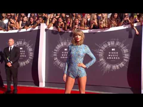 Taylor Swift, Jennifer Lopez and Ariana Grande Get Leggy on the VMA's 2014 Red Carpet