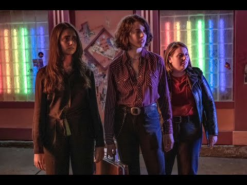 Miley Cyrus’ Cameo with Matt Damon and More! All About Those Wild Twists in 'Drive-Away Dolls'