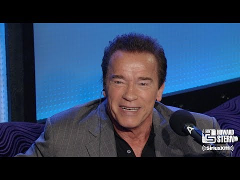 Arnold Schwarzenegger on “Twins” and a Possible Sequel Starring Eddie Murphy (2015)