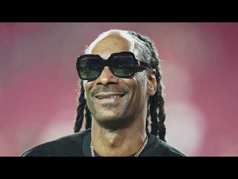 Snoop Dogg says he's giving up smoking
