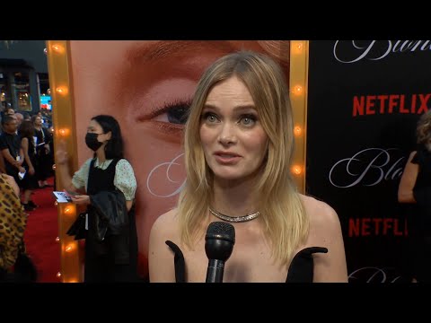 Interview at the premiere of Netflix's new film "Blonde" (September 13, 2022)