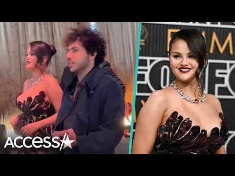 Selena Gomez & Benny Blanco Make Award Show DEBUT As Couple