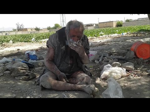 This is the dirtiest man alive | he hasn't showered for more than 60 years | smokes animal feces.