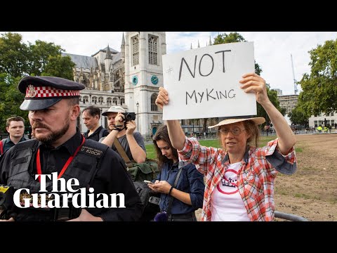 'Not my King': the anti-monarchy protesters being threatened with arrest