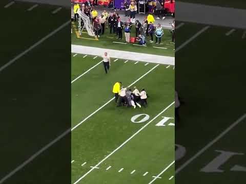 Shirtless Man Invades Field At The Super Bowl | 10 News First