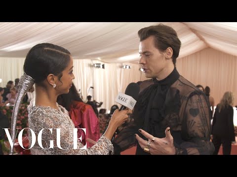 Harry Styles on His Sheer Gucci Outfit and Being Met Gala Co-Chair | Met Gala 2019 With Liza Koshy