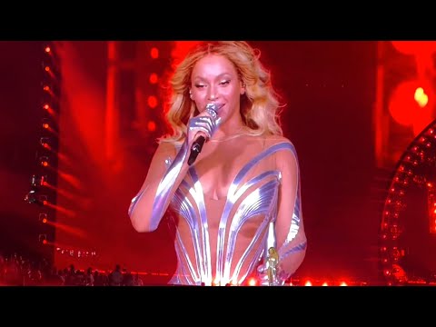 Prince Harry and Meghan Markle Show Off PDA at Beyoncé's LA Show