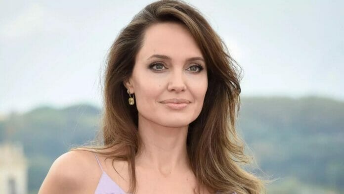 Angelina Jolie wanted to play James Bond