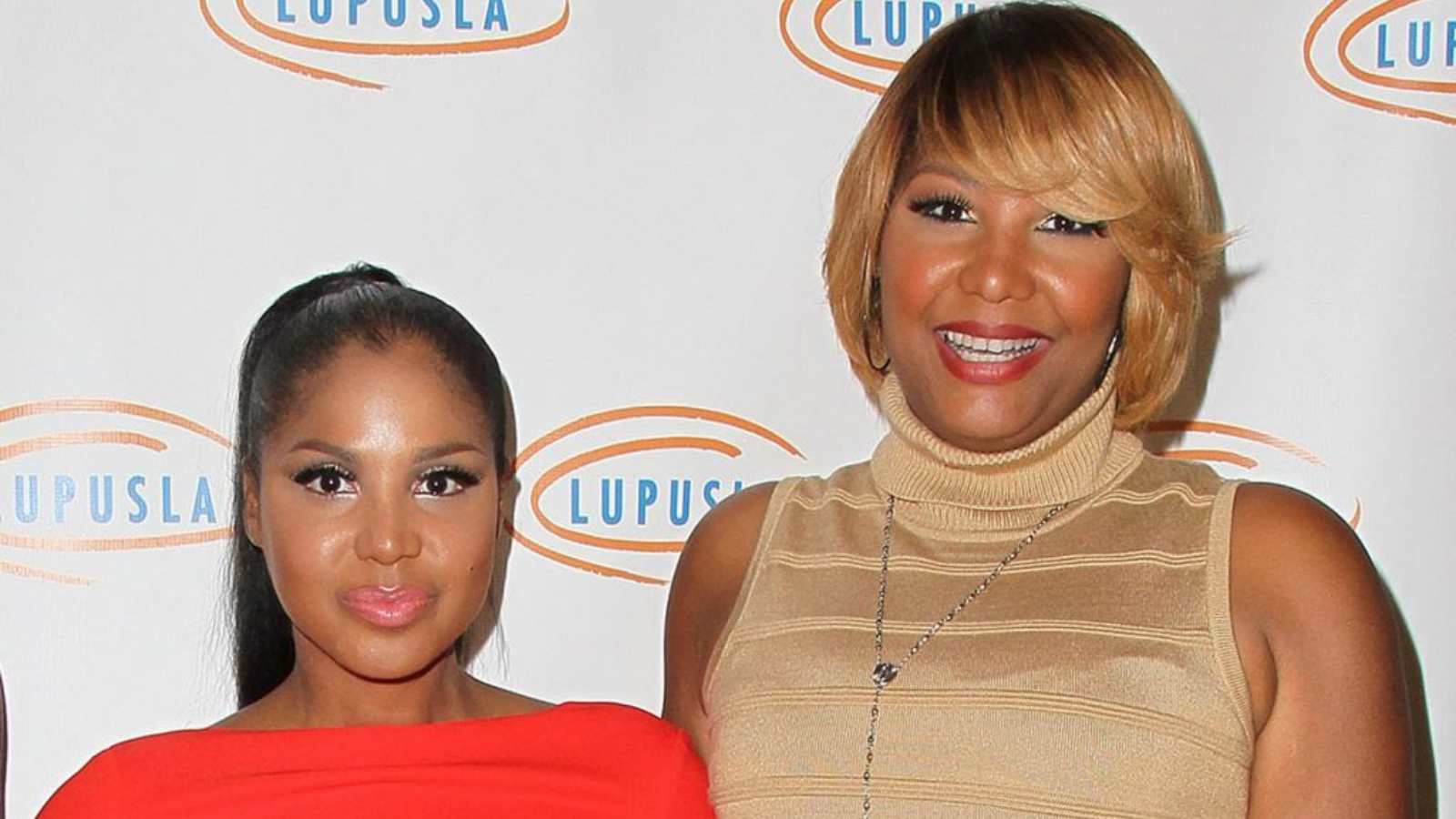 Toni and Traci Braxton 