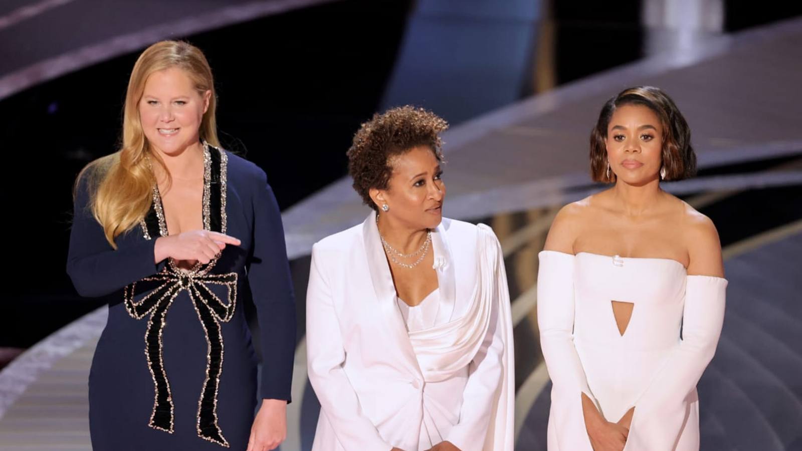 Wanda Skyes along with co-hosts Amy Schumer and Regina Halls at the Oscar stage