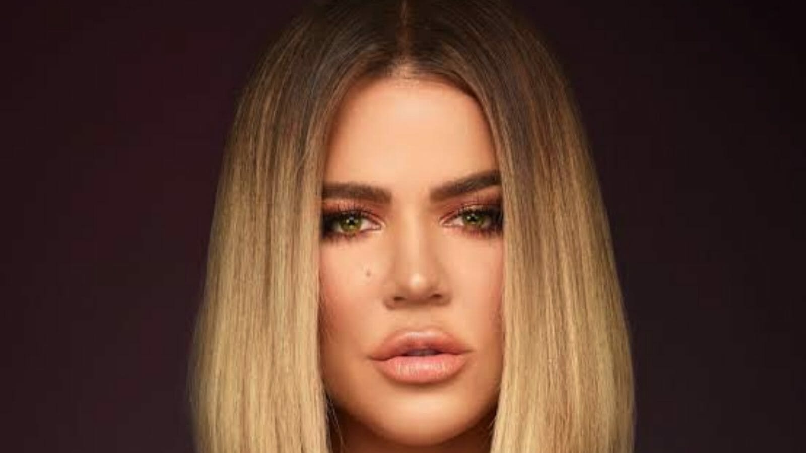 Khloe Kardashian accused for having alien face.