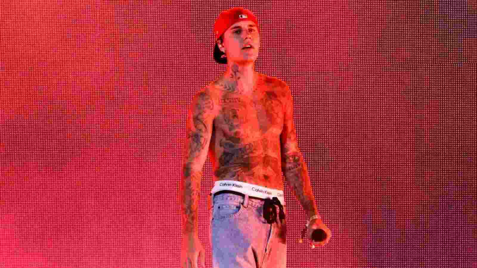 Shirtless Justin Bieber Makes Surprise Coachella Appearance During Daniel Caesar S Set