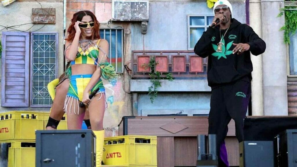 The Brazilian Singer with Snoop Dogg