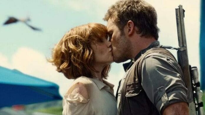 Chris Pratt and Bryce Howard Dallas revealed the kisses in Jurassic World I&II were improvised