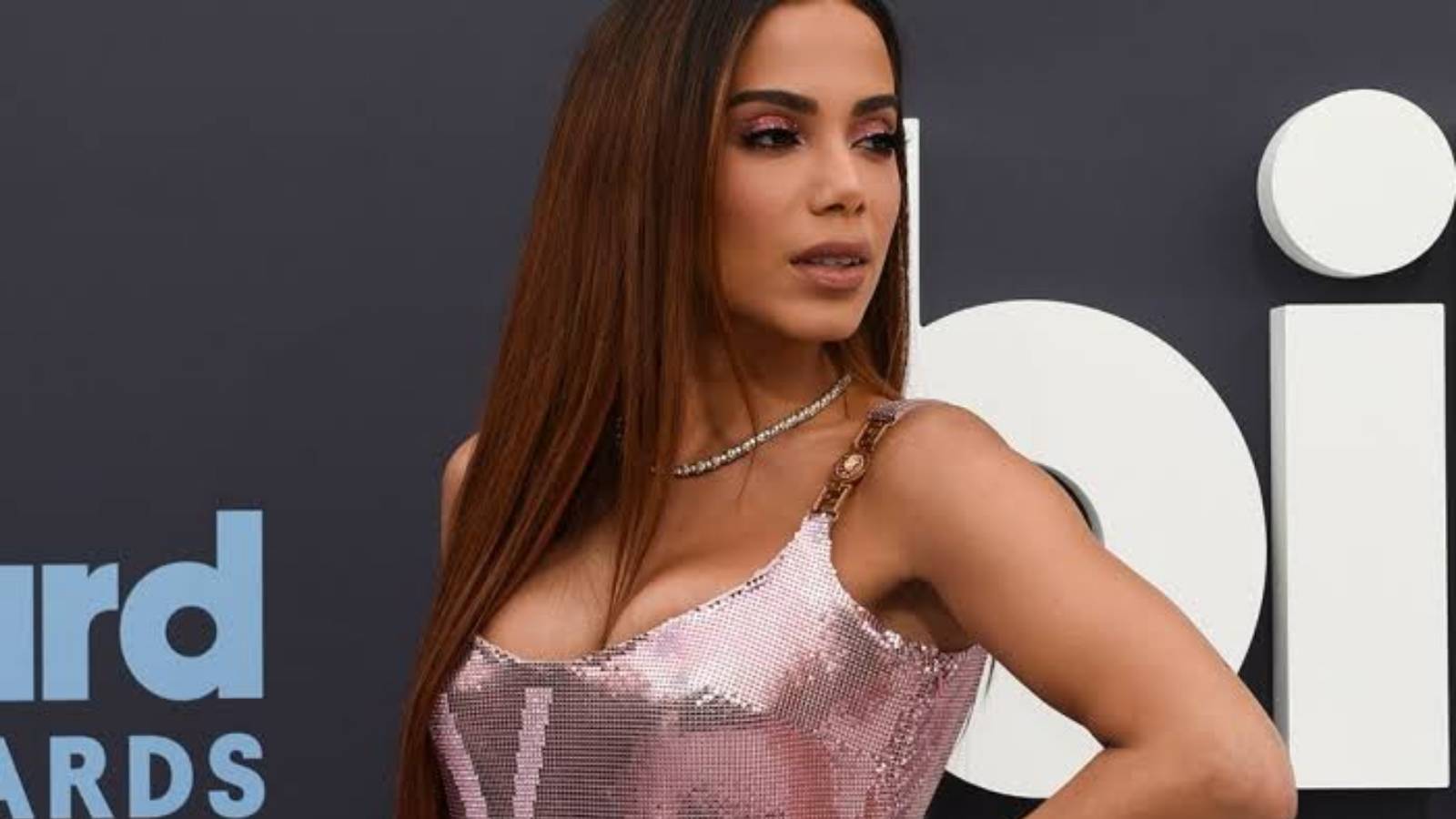Anitta sizzling on the red carpet of the Billboard Awards 2022