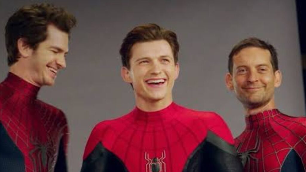 Andre Garfield, Tom Holland, and Tobey Maguire as Spider-Men (Image: youtube @Marvel) 